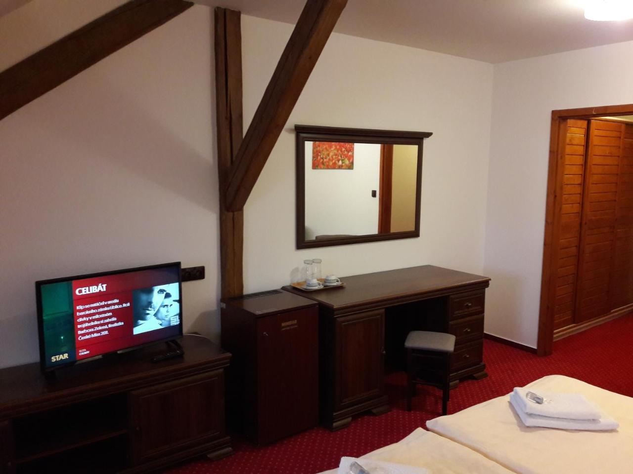 Hotel Fogl Nova Bystrice Exterior photo